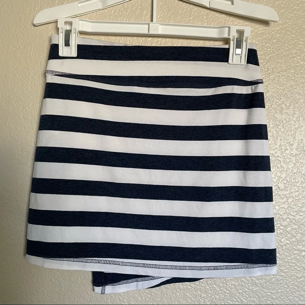 Athleta Ribbon Stripped Navy Blue White Jersey Mini Skirt Size XXS